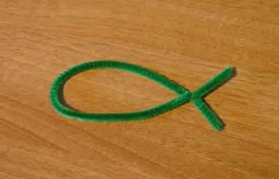 A fish made from a pipe cleaner